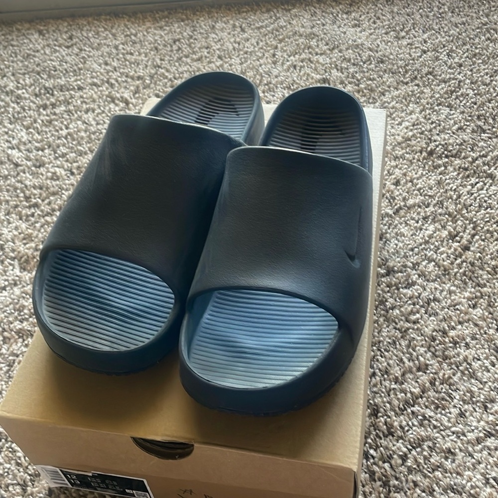 Nike Calm Slide